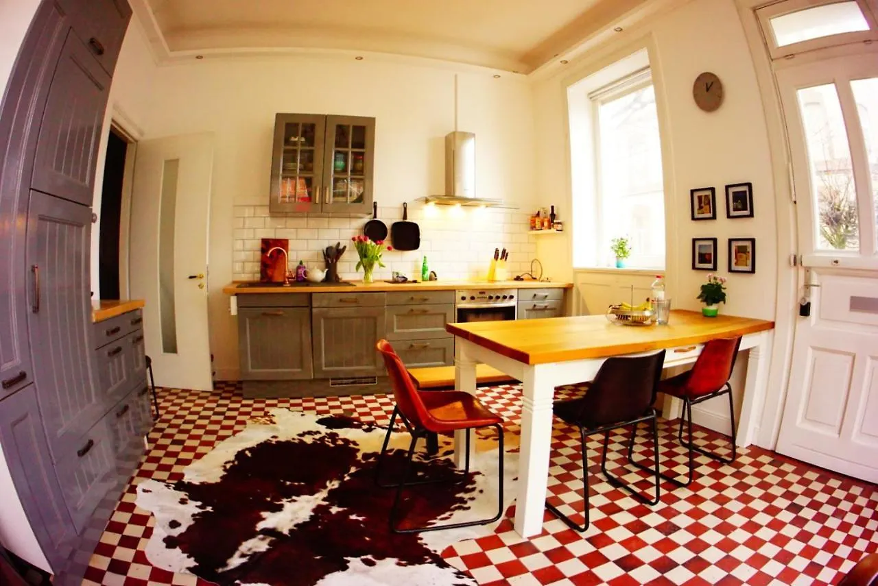 Apartment Großzügige Altbauwohnung in Bestlage Hamburg