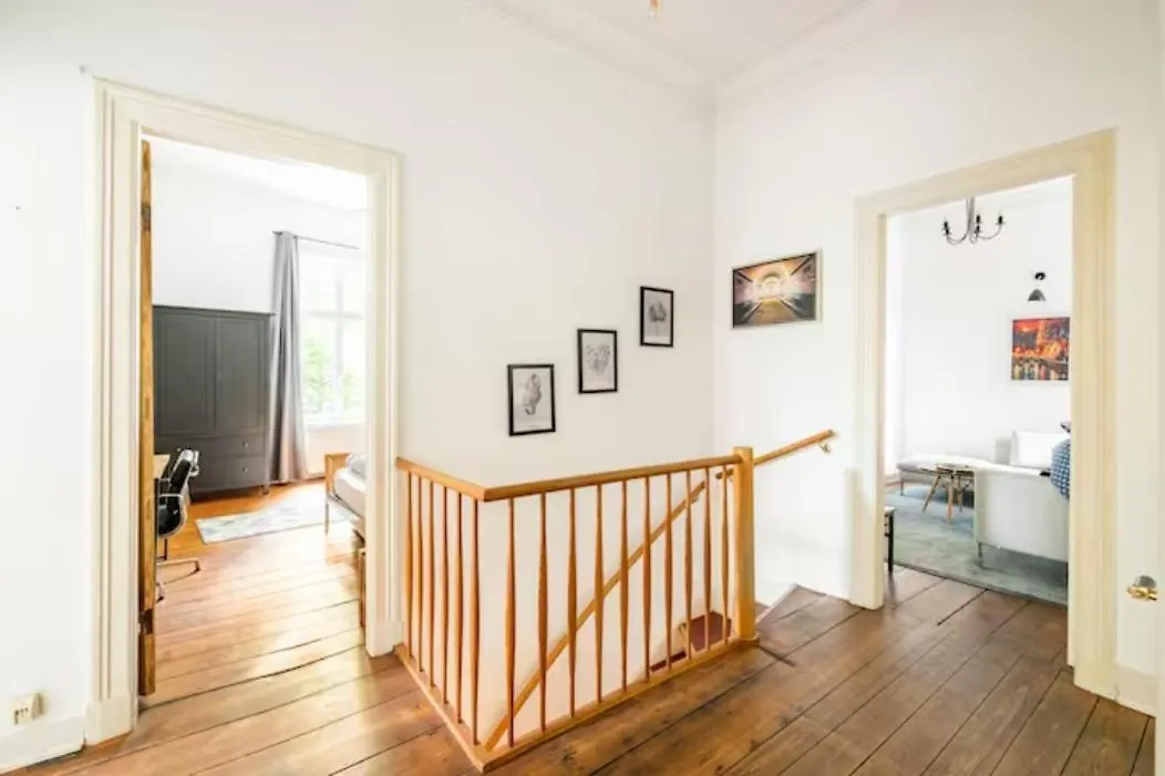 Großzügige Altbauwohnung in Bestlage Hamburg Apartment
